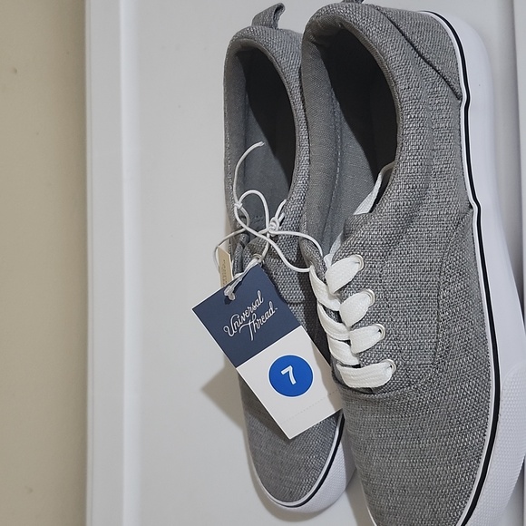 Universal Thread Casual Gray Sneakers - Picture 4 of 6